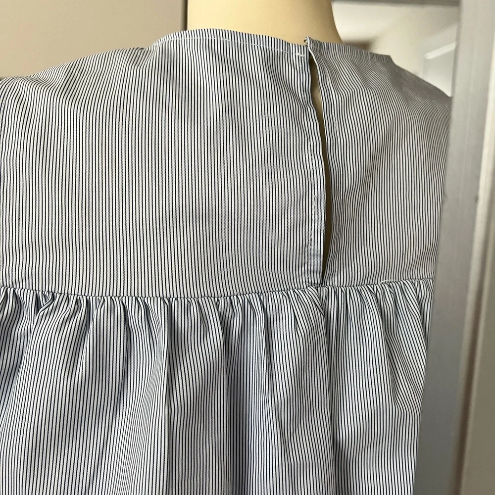 BCBGeneration Ruffled Striped Cold-Shoulder Top - Picture 8 of 10